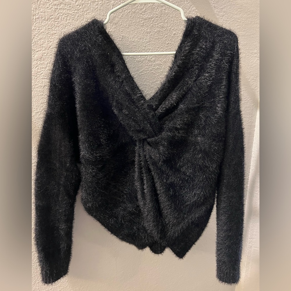 NWOT mi ami black fuzzy sweater size small